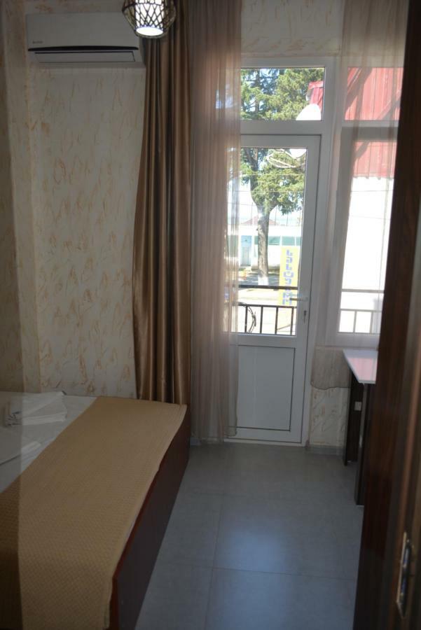 Hotel Niks Makhinjauri Esterno foto